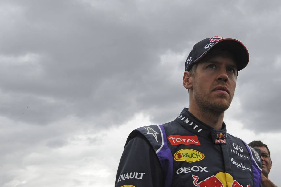 Scuro in volto pure Vettel: il campione del mondo  stato costretto al ritiro al 5 giro per noie al motore. Colombo